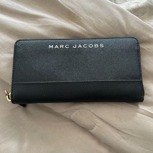 Marc jacobs black wallet